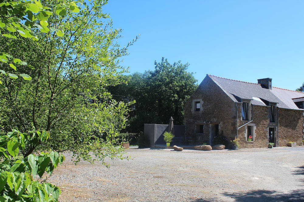 Photo of Outdoor in Saint-Pierre-de-Plesguen