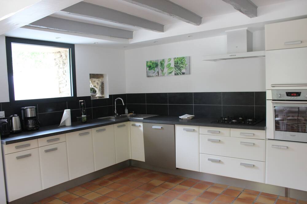 Photo of Kitchen in Saint-Pierre-de-Plesguen