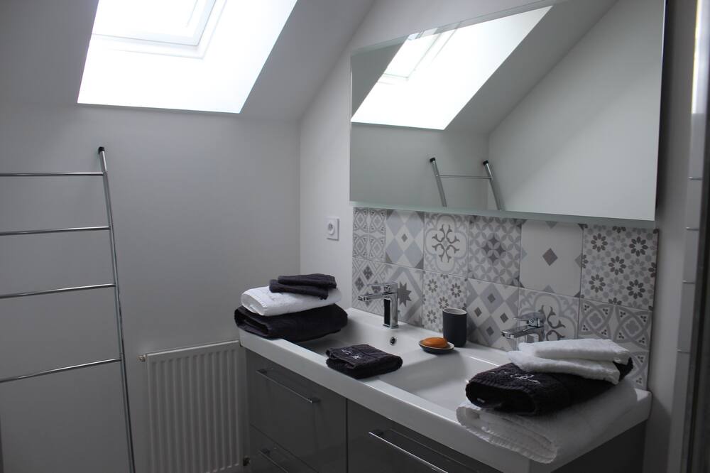 Photo of Bathroom in Saint-Pierre-de-Plesguen