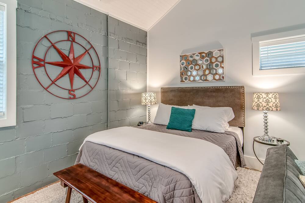 Photo of Bedroom in Urbandale Nations