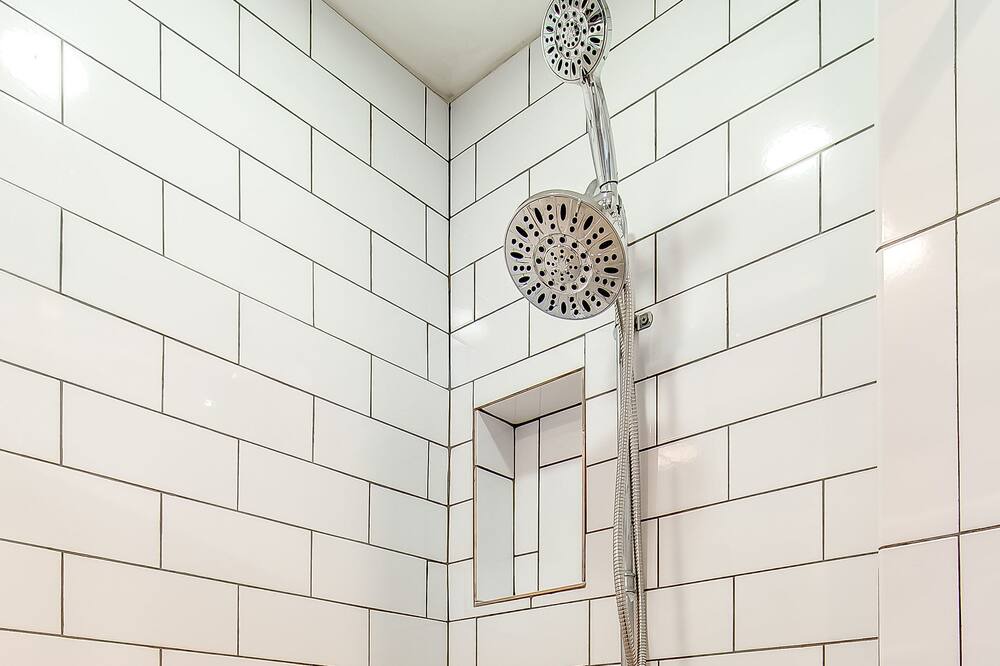 Photo of Bathroom in Urbandale Nations