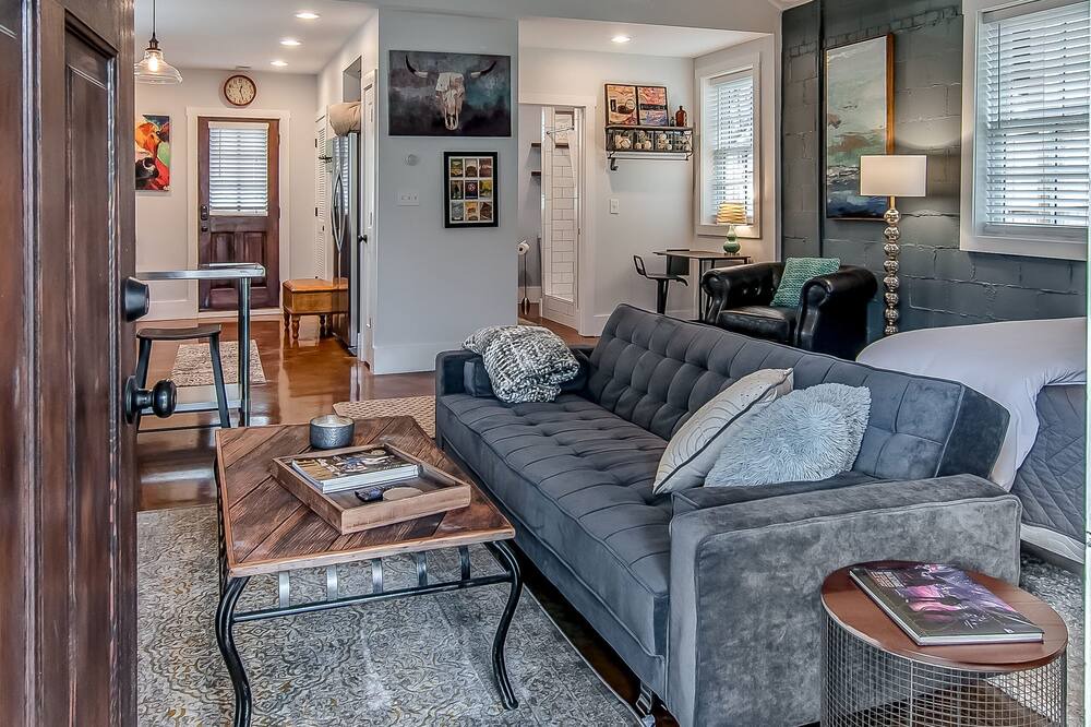 Photo of Livingroom in Urbandale Nations