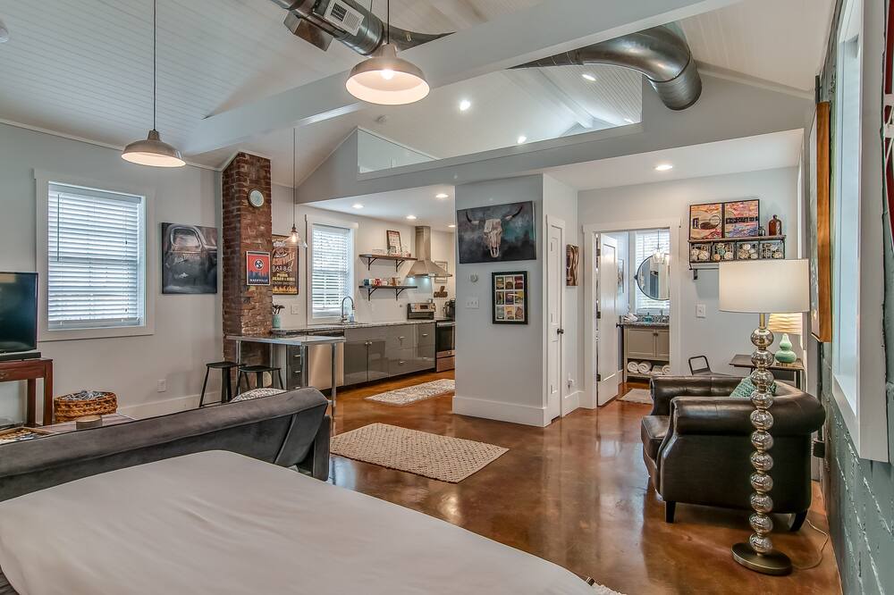 Photo of Bedroom in Urbandale Nations