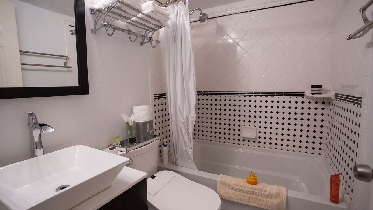 Photo of Bathroom in Gold Bar