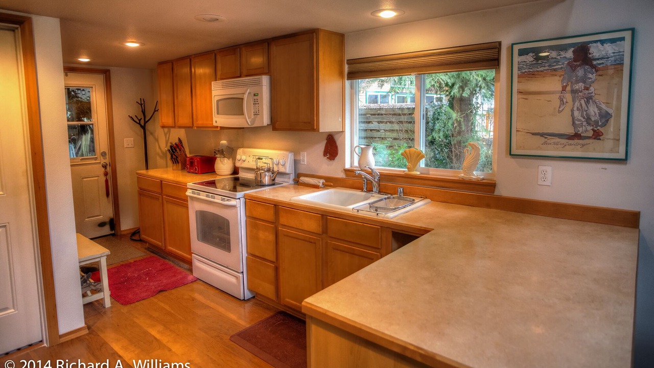 Photo of Others in Gold Bar