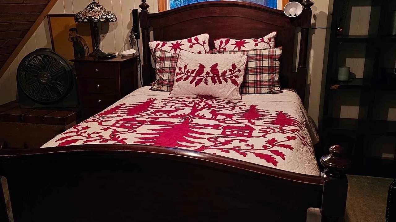 Photo of Others in Gold Bar