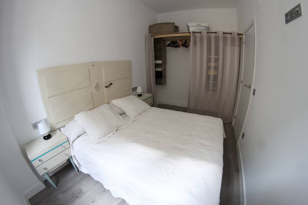 Photo of Bedroom in Figueres