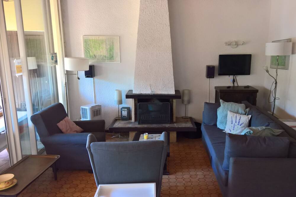 Photo of Livingroom in Mejannes-le-Clap