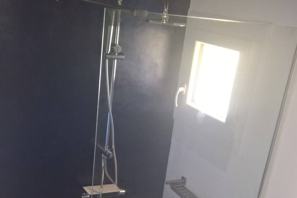 Photo of Bathroom in Mejannes-le-Clap