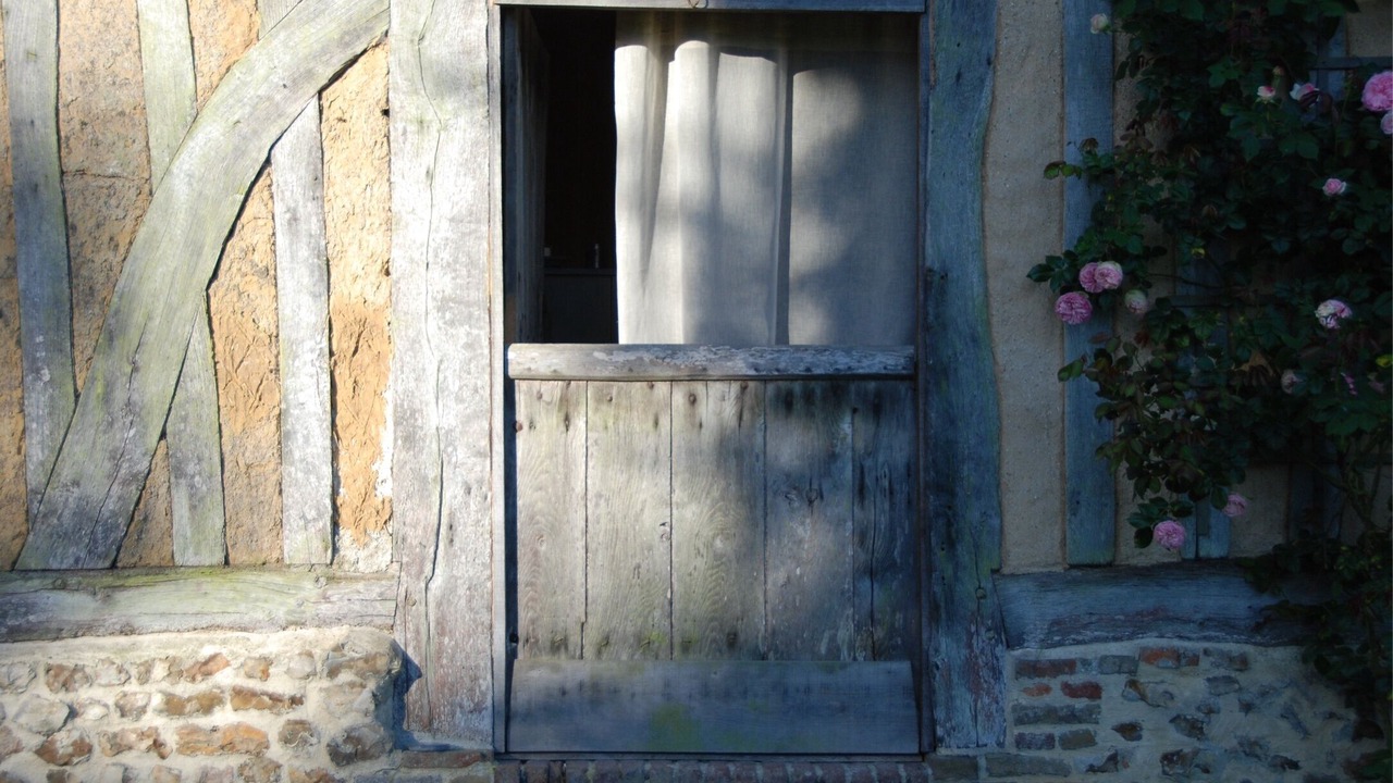 Photo of Buildings in Moyaux