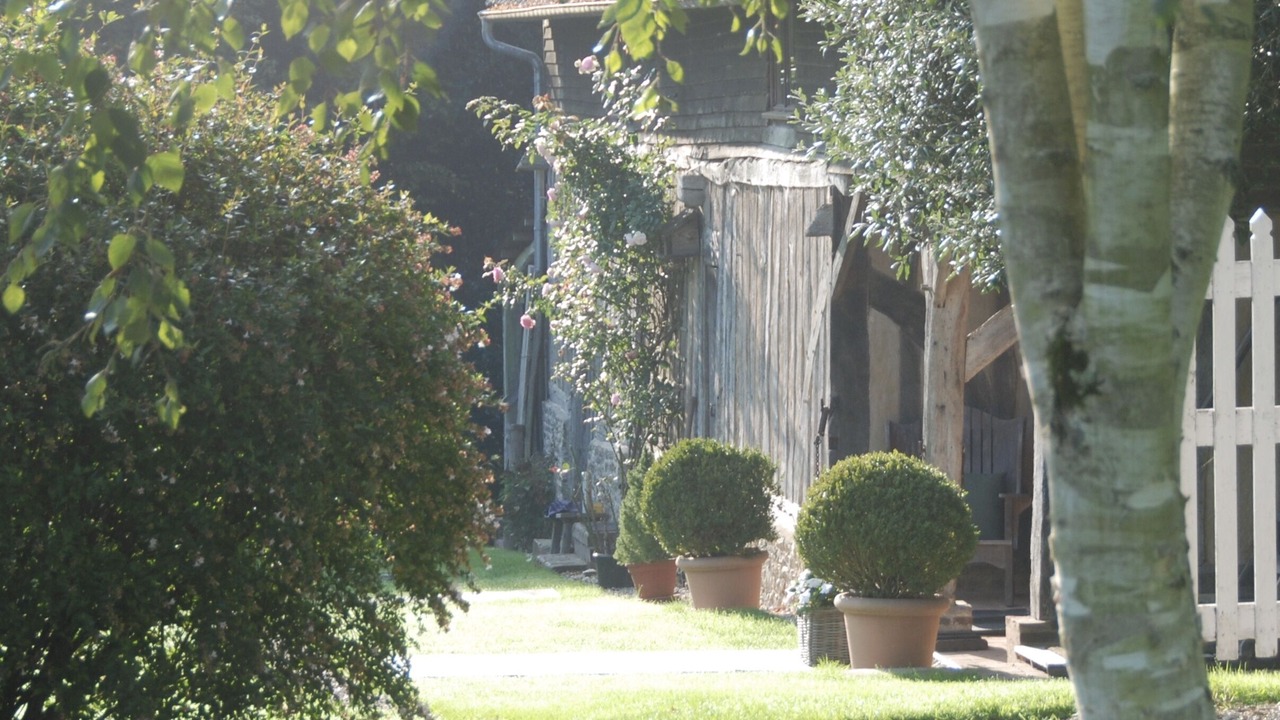 Photo of Buildings in Moyaux