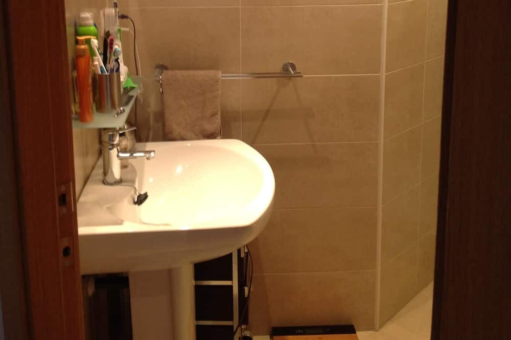 Photo of Bathroom in Benicalap