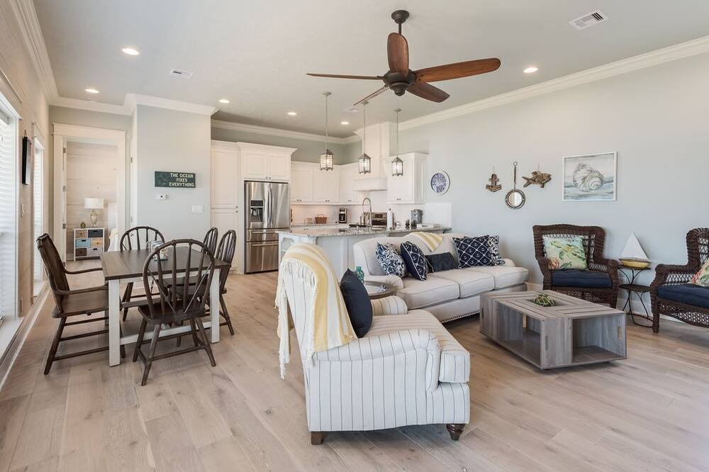 Photo of Bedroom in Crystal Beach