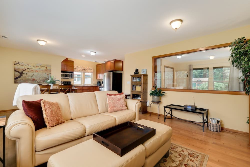 Photo of Livingroom in Snohomish