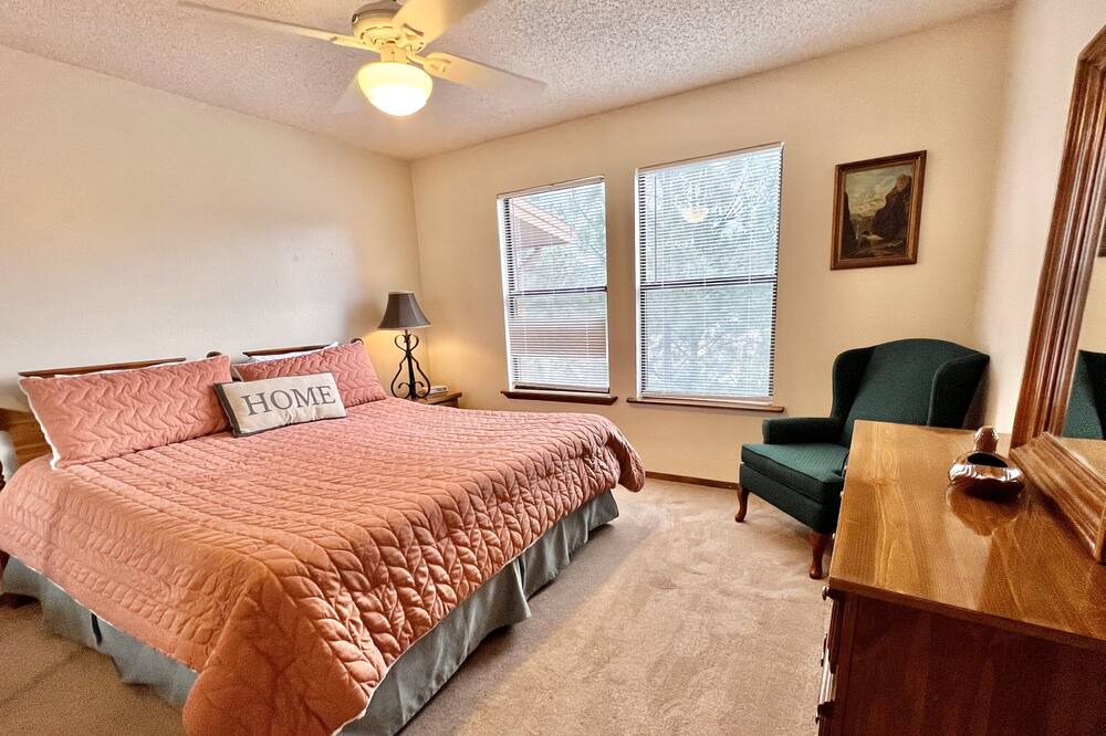 Photo of Bedroom in Ruidoso