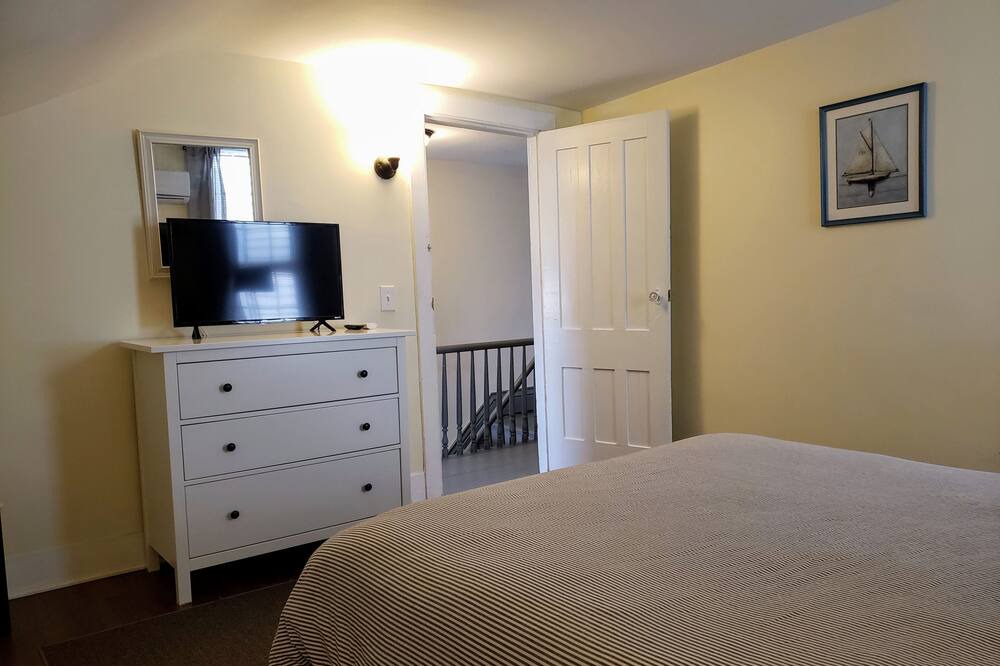 Photo of Bedroom in Mystic