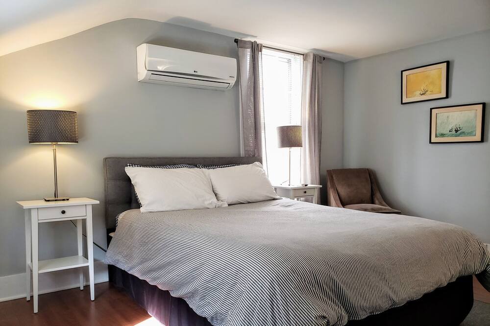 Photo of Bedroom in Mystic