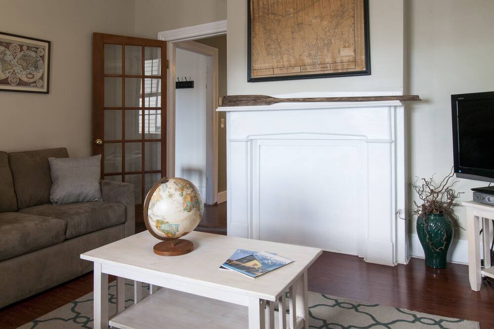 Photo of Livingroom in Mystic