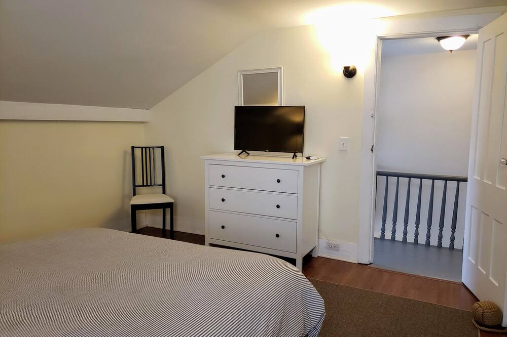 Photo of Bedroom in Mystic