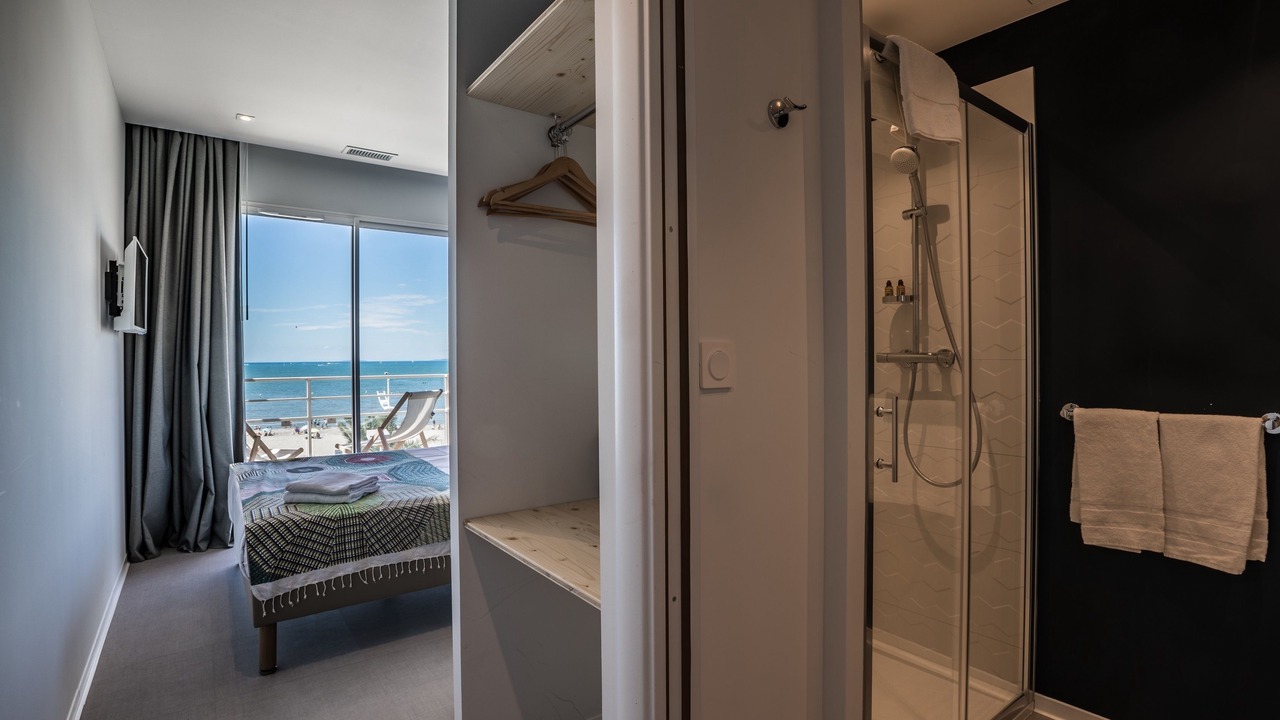 Photo of Bathroom in Le Grau-Du-Roi