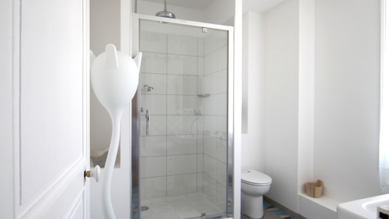 Photo of Bathroom in Coucy-le-Chateau-Auffrique