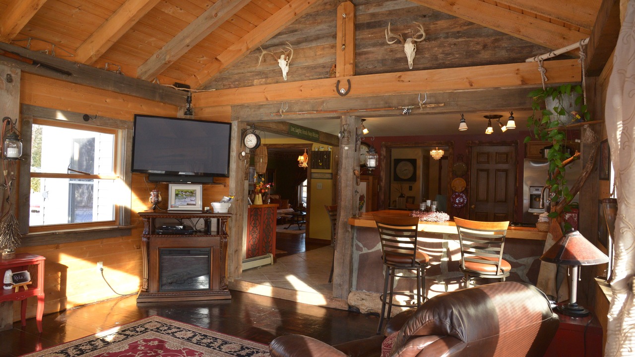 Photo of Livingroom in Town of Chesterfield