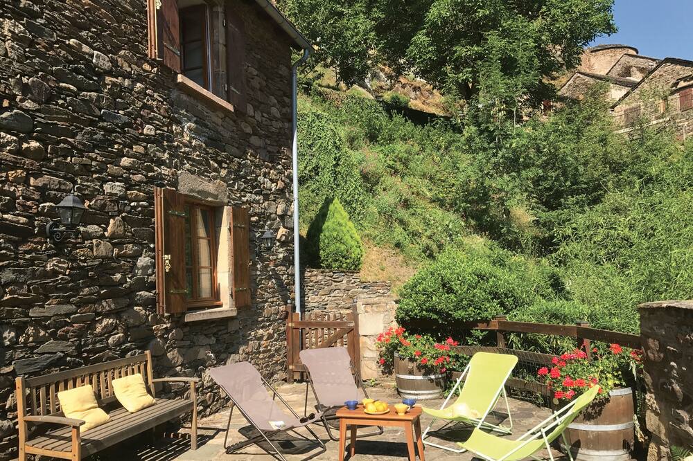 Photo of Patio Balcony in Brousse-le-Chateau