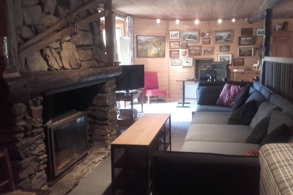 Photo of Livingroom in Gouaux-de-Luchon