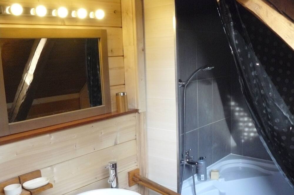 Photo of Bathroom in Gouaux-de-Luchon