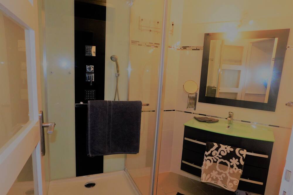 Photo of Bathroom in Mirmande