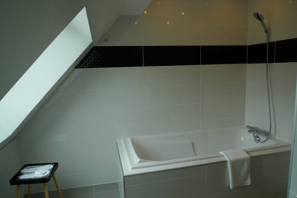 Photo of Bathroom in Sancerre
