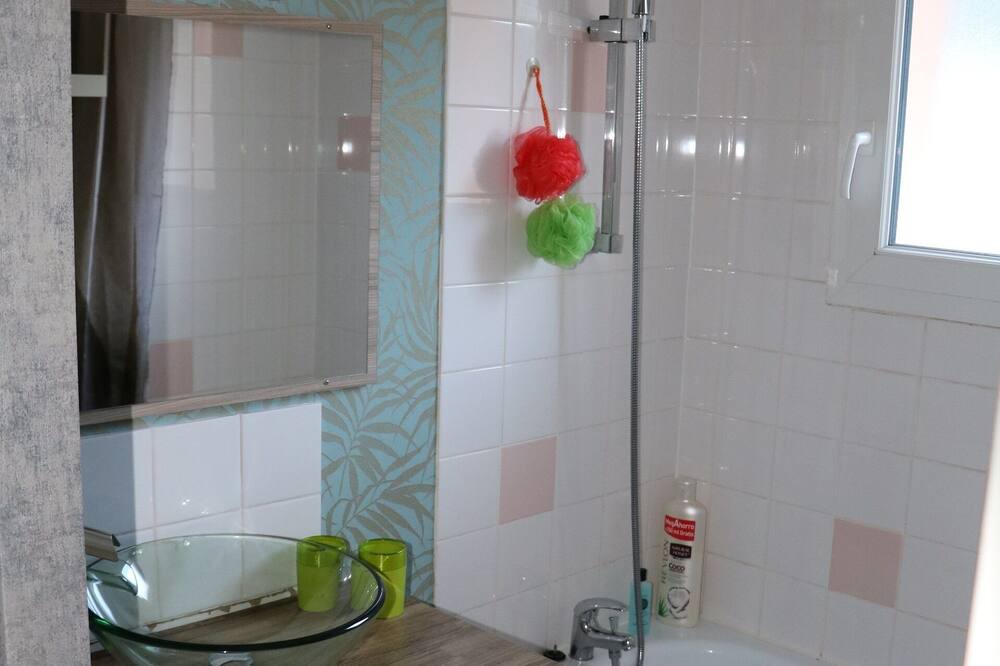 Photo of Bathroom in Saint-Geniez-d'Olt