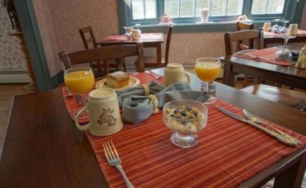 Photo of Others in Meredith