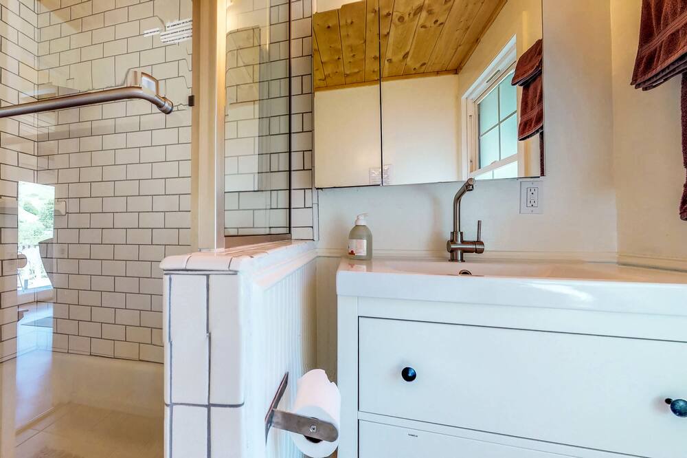 Photo of Bathroom in Duncans Mills