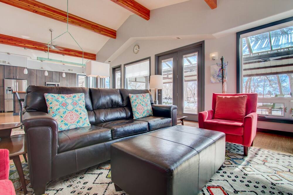 Photo of Livingroom in Mead