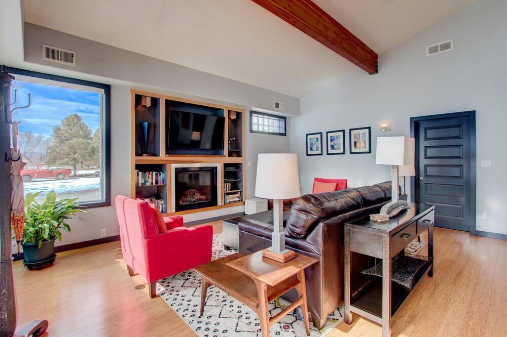 Photo of Livingroom in Mead