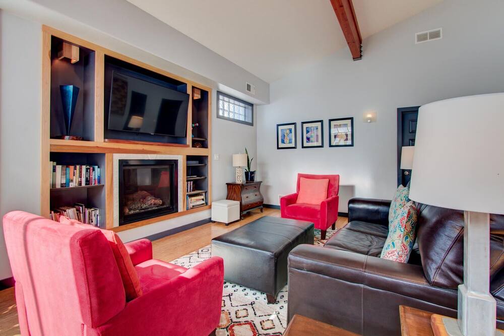 Photo of Livingroom in Mead