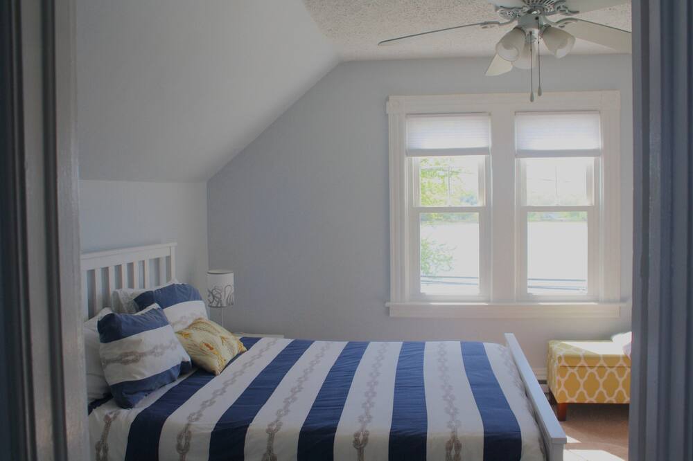 Photo of Bedroom in Mystic