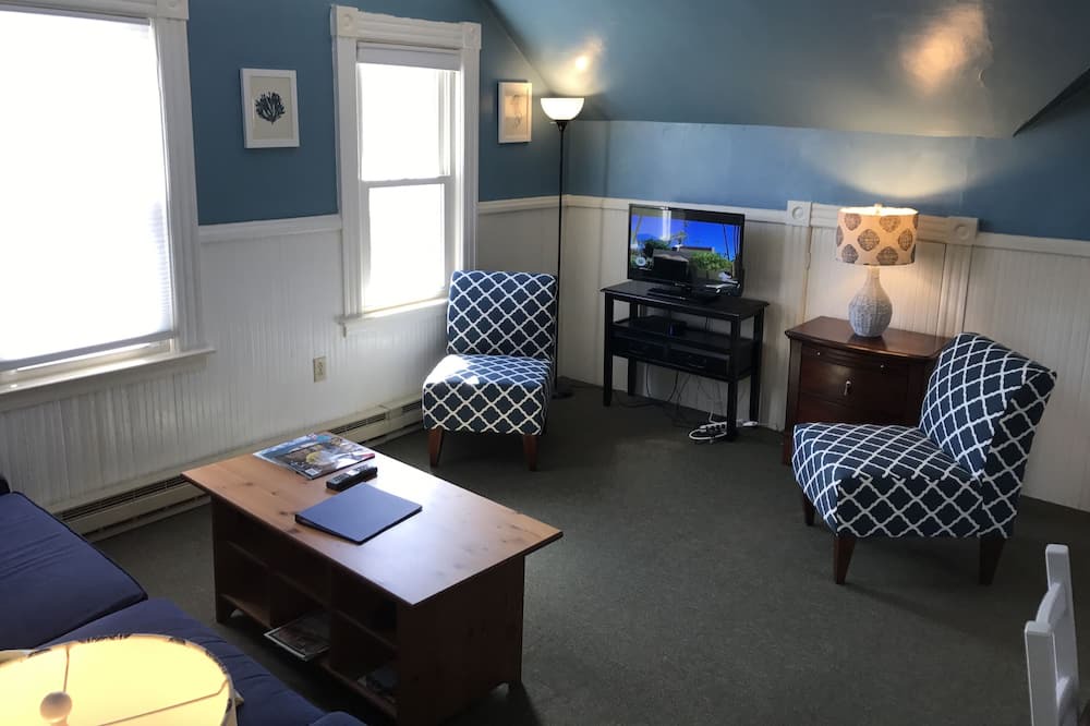 Photo of Livingroom in Mystic