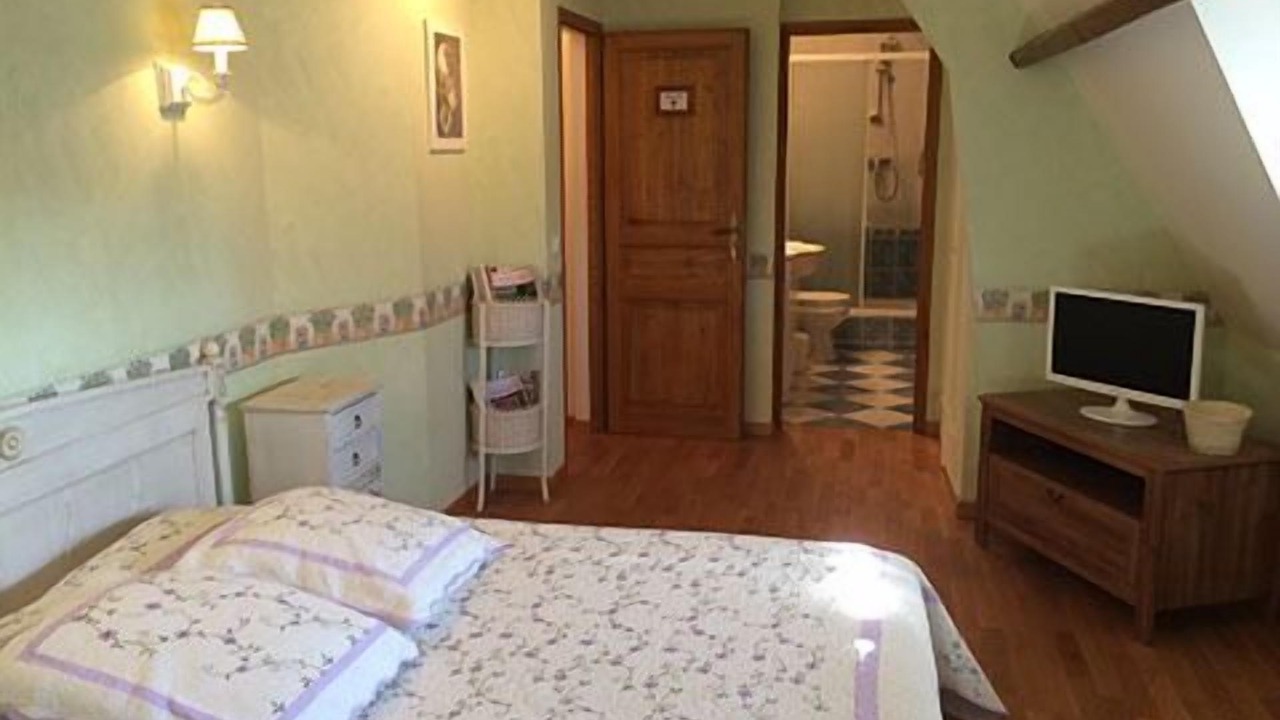 Photo of Bedroom in Hardencourt-Cocherel
