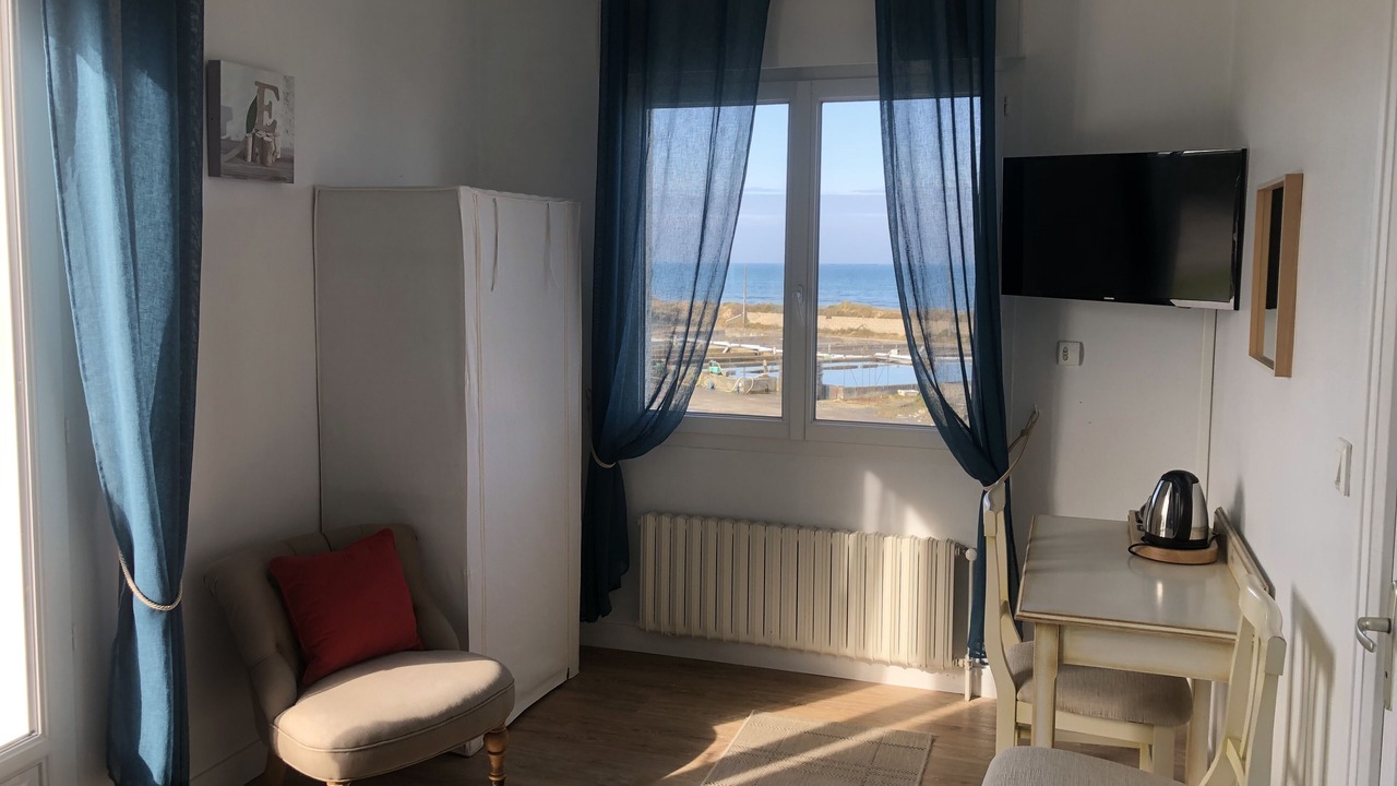 Photo of Bedroom in Saint-Come-de-Fresne