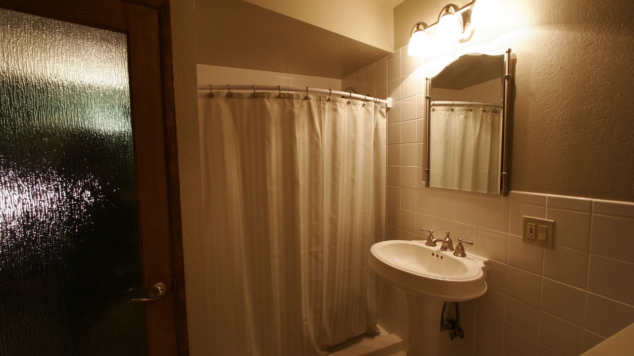 Photo of Bathroom in Oak Harbor