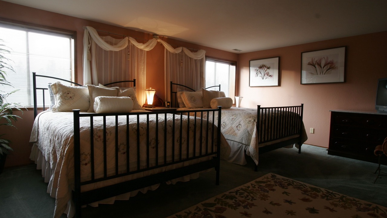 Photo of Bedroom in Oak Harbor