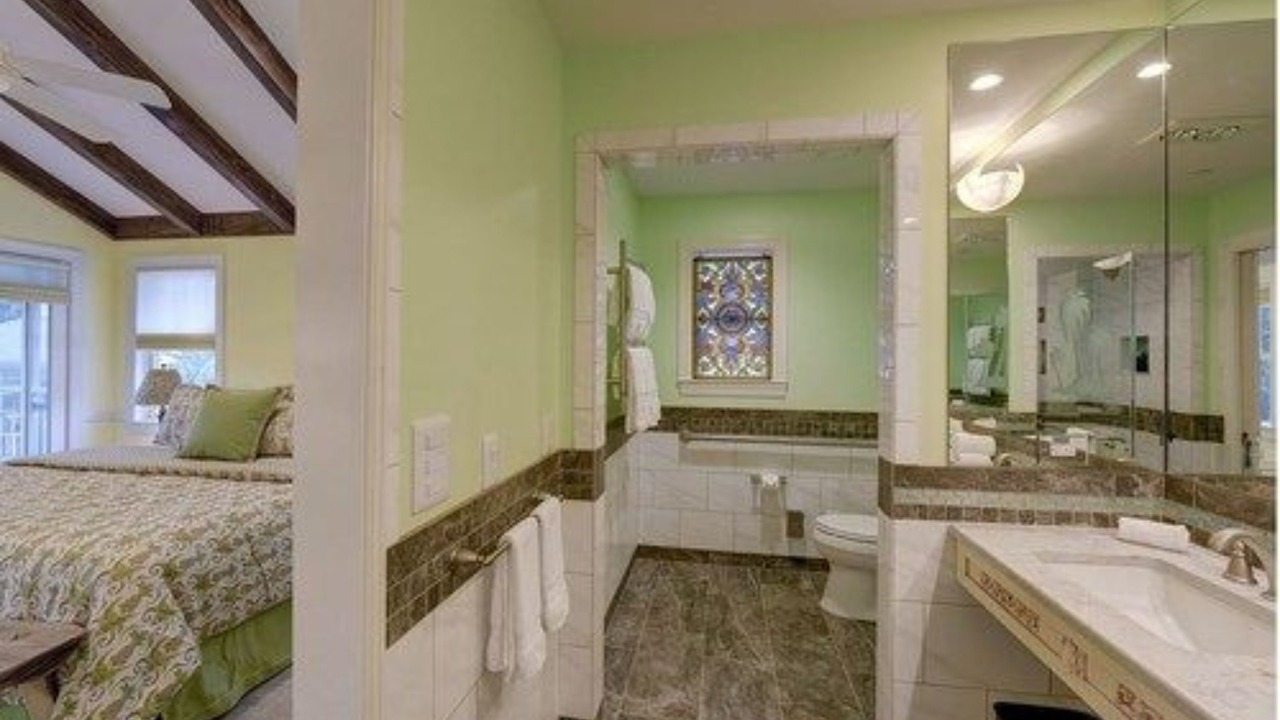 Photo of Bathroom in Saint Simons Island