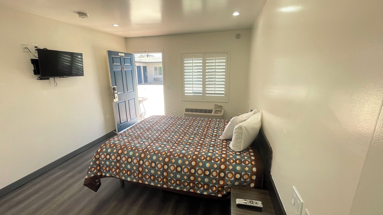 Photo of Bedroom in East Side Costa Mesa