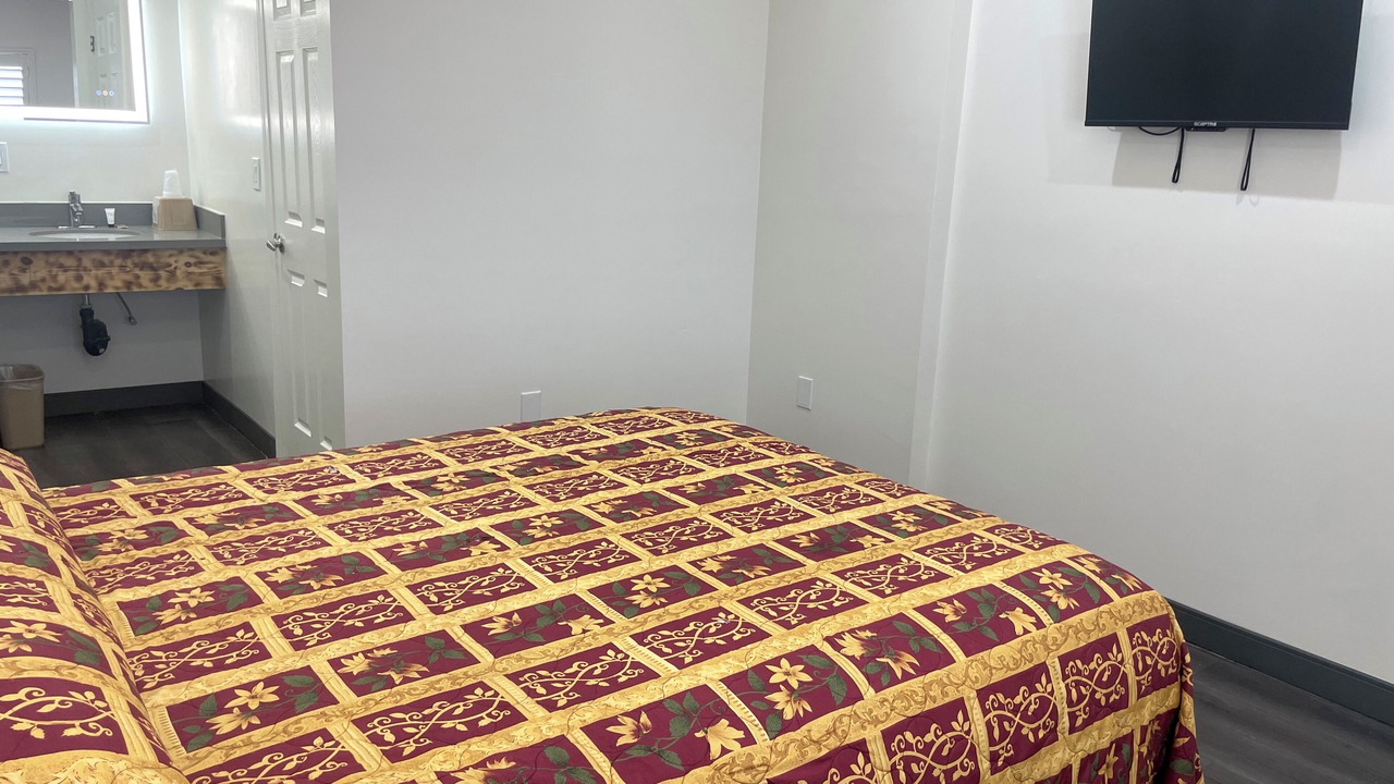 Photo of Bedroom in East Side Costa Mesa
