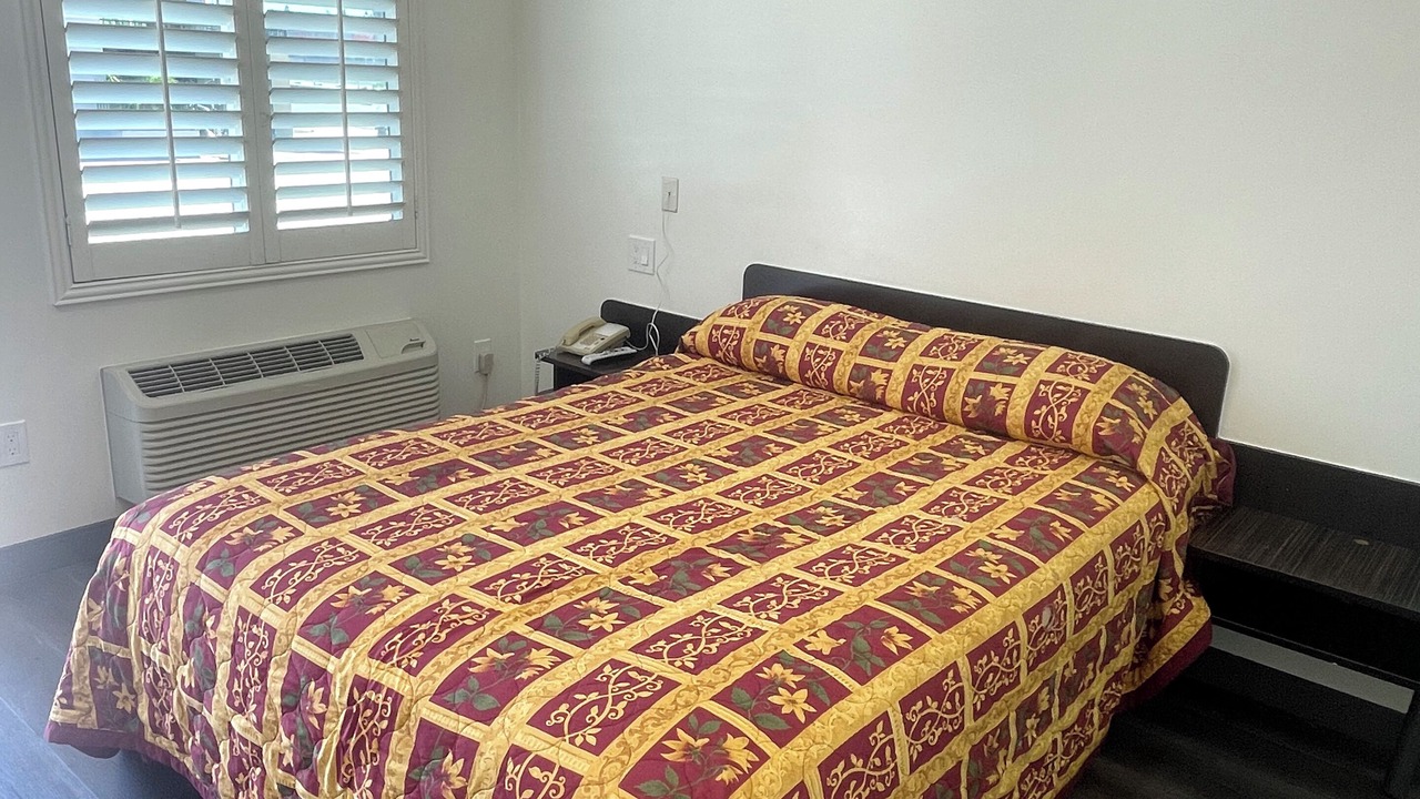 Photo of Bedroom in East Side Costa Mesa