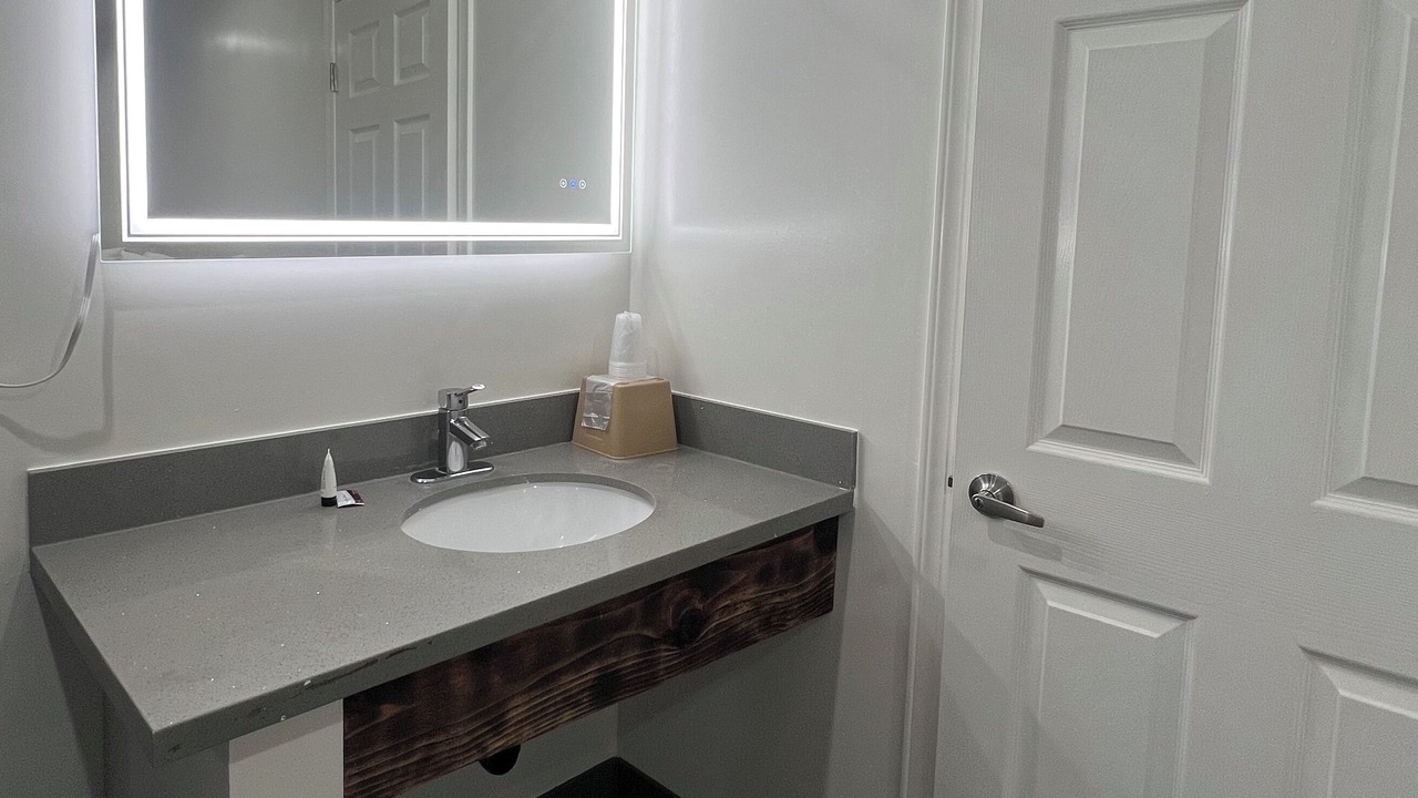 Photo of Bathroom in East Side Costa Mesa