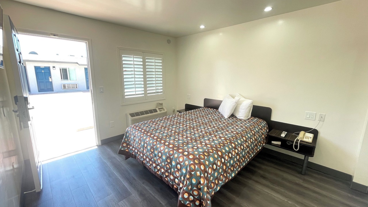 Photo of Bedroom in East Side Costa Mesa