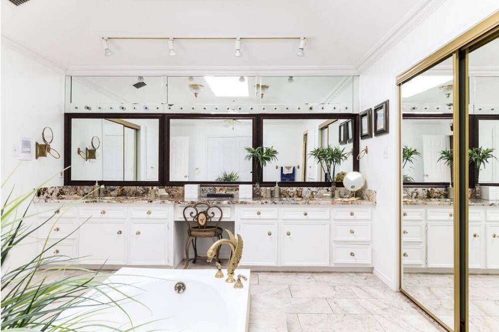 Photo of Kitchen in Lakewood Hills